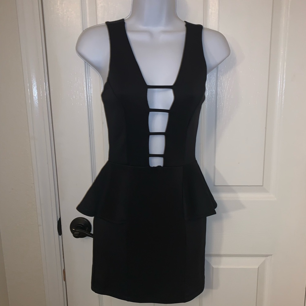 🌹New Charlotte Russe black peplum dress